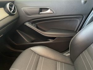 Mercedes GLA 200 URBAN  - Foto 23