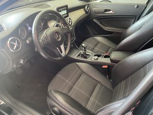 Mercedes GLA 200 URBAN  - Foto 14