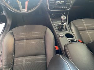 Mercedes GLA 200 URBAN  - Foto 18