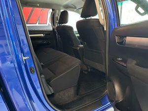Toyota Hilux 2.4 D4D Cabina Doble VX  - Foto 18