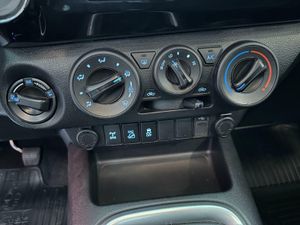 Toyota Hilux 2.4 D4D Cabina Doble VX  - Foto 22