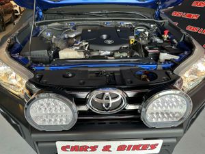 Toyota Hilux 2.4 D4D Cabina Doble VX  - Foto 7