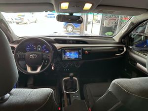 Toyota Hilux 2.4 D4D Cabina Doble VX  - Foto 33
