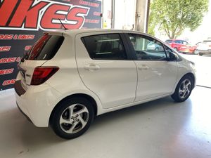 Toyota Yaris Hybrid Active  - Foto 11