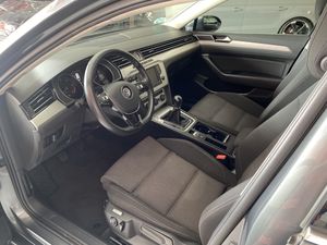 Volkswagen Passat Variant Edition 2.0 TDI 110kW150CV BMT  - Foto 9