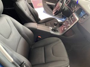 Volvo V60 2.0 D3 Momentum  - Foto 21