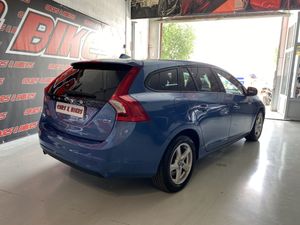 Volvo V60 2.0 D3 Momentum  - Foto 9