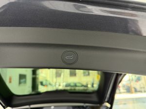 Tesla Model Y Gran autonomía Tracción integral  - Foto 16