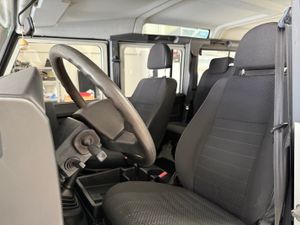 Land-Rover Defender 110   - Foto 6
