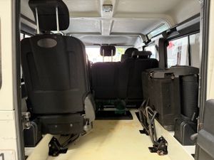 Land-Rover Defender 110   - Foto 16