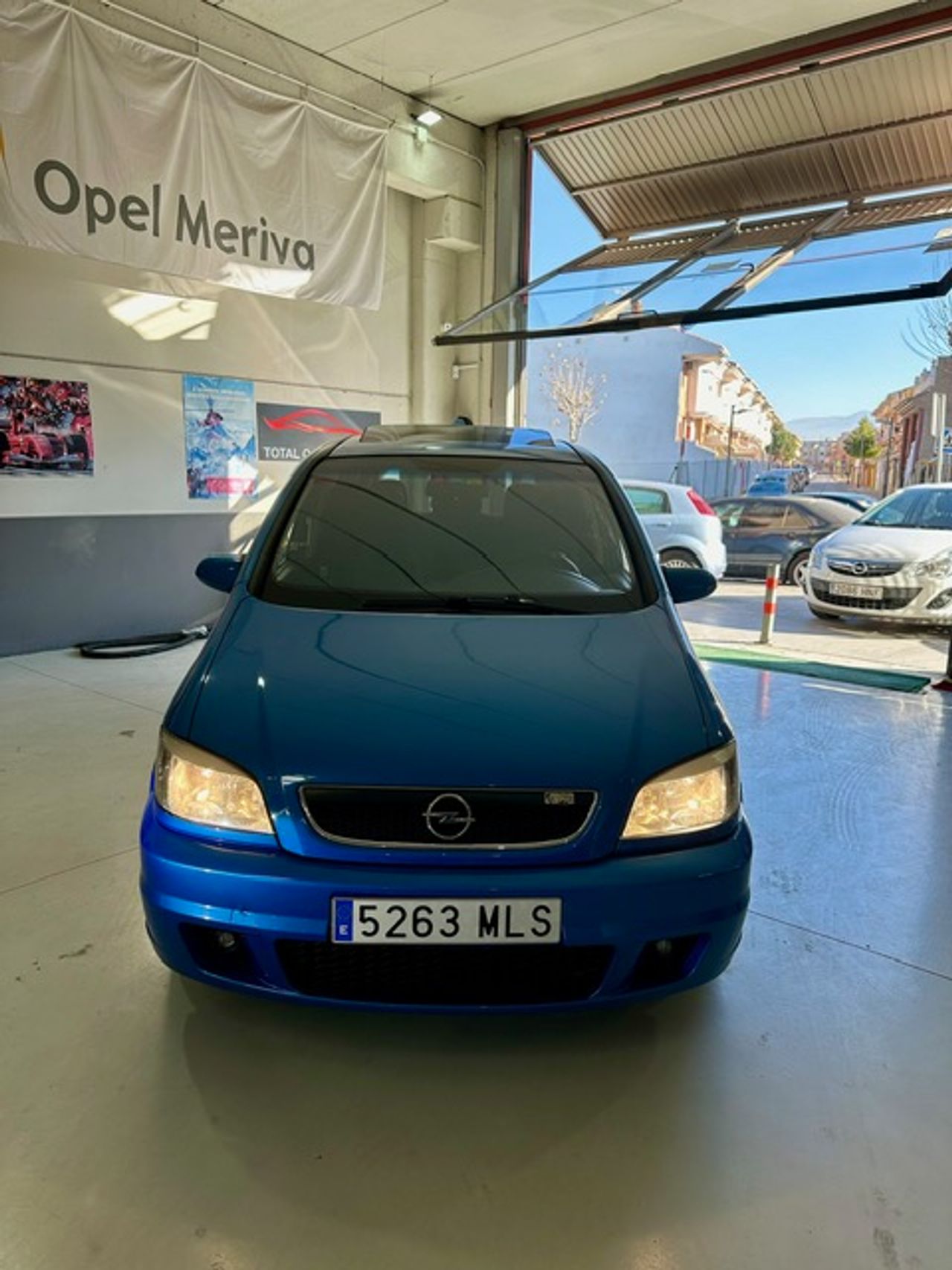 Opel Zafira 2.0T 16V 192 OPZ 5P 2002   - Foto 1