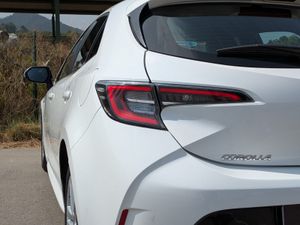 Toyota Corolla 1.8 125H ACTIVE TECH E-CVT - Foto 8