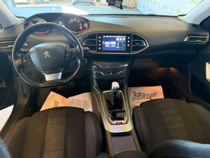 Peugeot 308 5p Allure 2.0 BlueHDi 150 SE PUEDE VER Y PROBAR EN SENRA SPORT (PEUGEOT) DUMBRIA - Foto 8