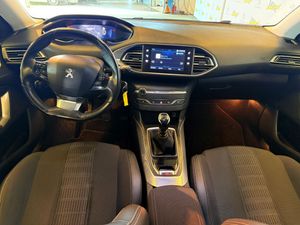 Peugeot 308 SW Allure Pack BlueHDI 130 S&S 12900 - Foto 9