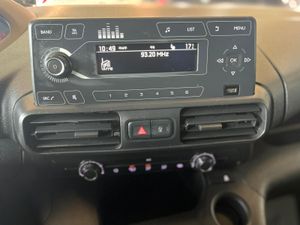 Peugeot Partner PRO STANDAR  - Foto 13