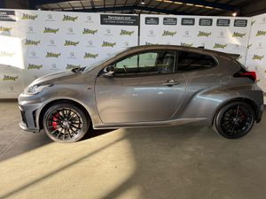 Toyota GR Yaris 1.6T 280 RZ A/T + TOURING PACK SE PUEDE VER Y PROBAR EN SENRA SPORT (PEUGEOT) DUMBRIA - Foto 3