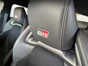 Toyota GR Yaris 1.6T 280 RZ A/T + TOURING PACK SE PUEDE VER Y PROBAR EN SENRA SPORT (PEUGEOT) DUMBRIA - Foto 11