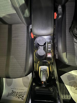 Peugeot 2008 Allure BlueHDI 130 S&S EAT8 - Foto 18