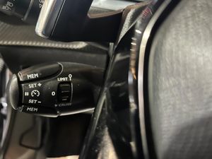 Peugeot 2008 Allure BlueHDI 130 S&S EAT8 - Foto 15