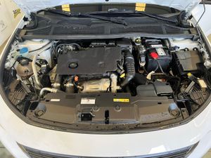 Peugeot 308 5P Active Pack BlueHDi 130 S&S EAT8 - Foto 26