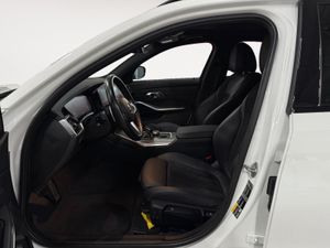 BMW Serie 3 330e xDrive Touring - Foto 24