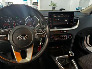 Kia XCeed 1.6 MHEV Tech 100 kW (136 CV) - Foto 18