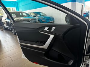 Kia XCeed 1.6 MHEV Tech 100 kW (136 CV) - Foto 15