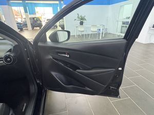 Mazda 2 Mazda Luxury 1.5 SKYACTIV-G 90 CV - Foto 13