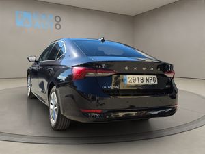 Skoda Octavia 1.5 TSI 110kW150CV mHEV DSG Selection - Foto 5