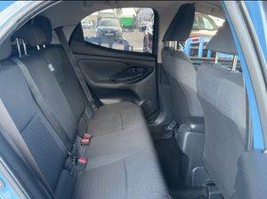 Toyota Yaris 1.5 Active 116 CV - Foto 13