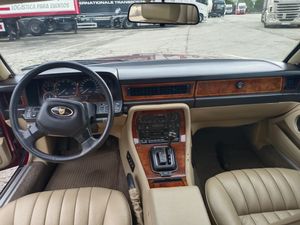 Jaguar XJ SOVERING 4.0 V6 234cv OFERTA AUTOMOBILE`25   VEHÍCULO EN CESIÓN DE VENTA. - Foto 5