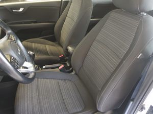 Kia Stonic 1.0 Tgdi Mhev Drive  - Foto 12