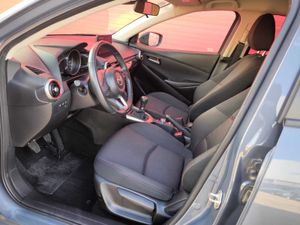 Mazda 2 1.5 E-SKYACTIV-G HOMURA 5P - Foto 8
