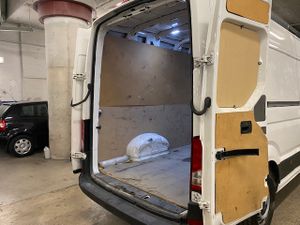 Volkswagen Crafter 35 Furgon BL TA L4H3 2.0TDI 130kW 177CV - GARANTIA FÁBRICA 03/2026  - Foto 11