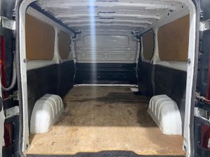 Nissan NV300 Furgón 2.0dCi L2H1 1.2T Comfort 120cv - GARANTIA FÁBRICA 03/2025  - Foto 11