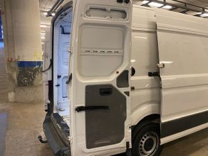 Volkswagen Crafter 35 Furgon BL TA L4H3 2.0TDI 103kW 140CV - GARANTIA FÁBRICA 07/2026  - Foto 13