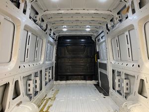 Volkswagen Crafter 35 Furgon BL TA L4H3 2.0TDI 103kW 140CV - GARANTIA FÁBRICA 07/2026 - Foto 13