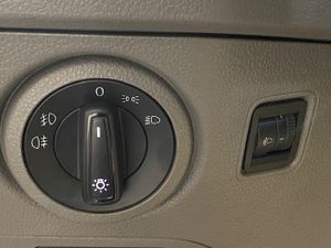 Volkswagen Crafter Crafter Ch. Cb. 2.0TDI SCR RWD 35 BL L4 103kW - GARANTIA MECANICA - Foto 32