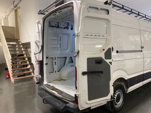 Volkswagen Crafter 35 Furgon BL TA L4H3 2.0TDI 103kW 140CV - GARANTIA FÁBRICA 07/2026 - Foto 11