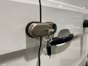 Volkswagen Crafter 35 Furgon BM TN L3H2 2.0TDI 103kW140CV - GARANTIA FÁBRICA 07/2026 - Foto 8