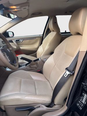 Volvo V70 2.4 D5 Momentum - Foto 8