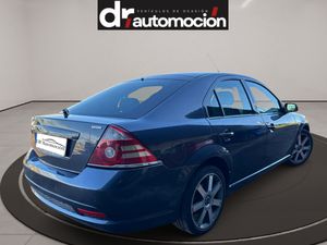 Ford Mondeo 5p Titanium X 2.2 TDCi 155cv 6 vel. - Foto 4
