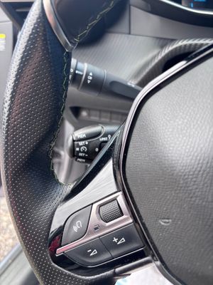 Peugeot 208 e-208 GT 100 kW - Foto 16