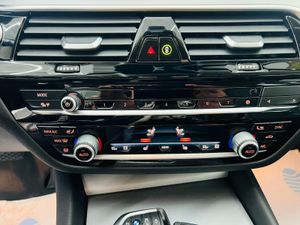 BMW Serie 5 530dA xDrive Touring 286cv - Foto 24