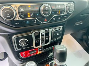 Jeep Wrangler RUBICON HYBRID+ENCHUFABLE 380 CV - Foto 24