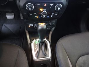 Jeep Renegade 1.3 PHEV 190cv AT Limited 4xe - Foto 12
