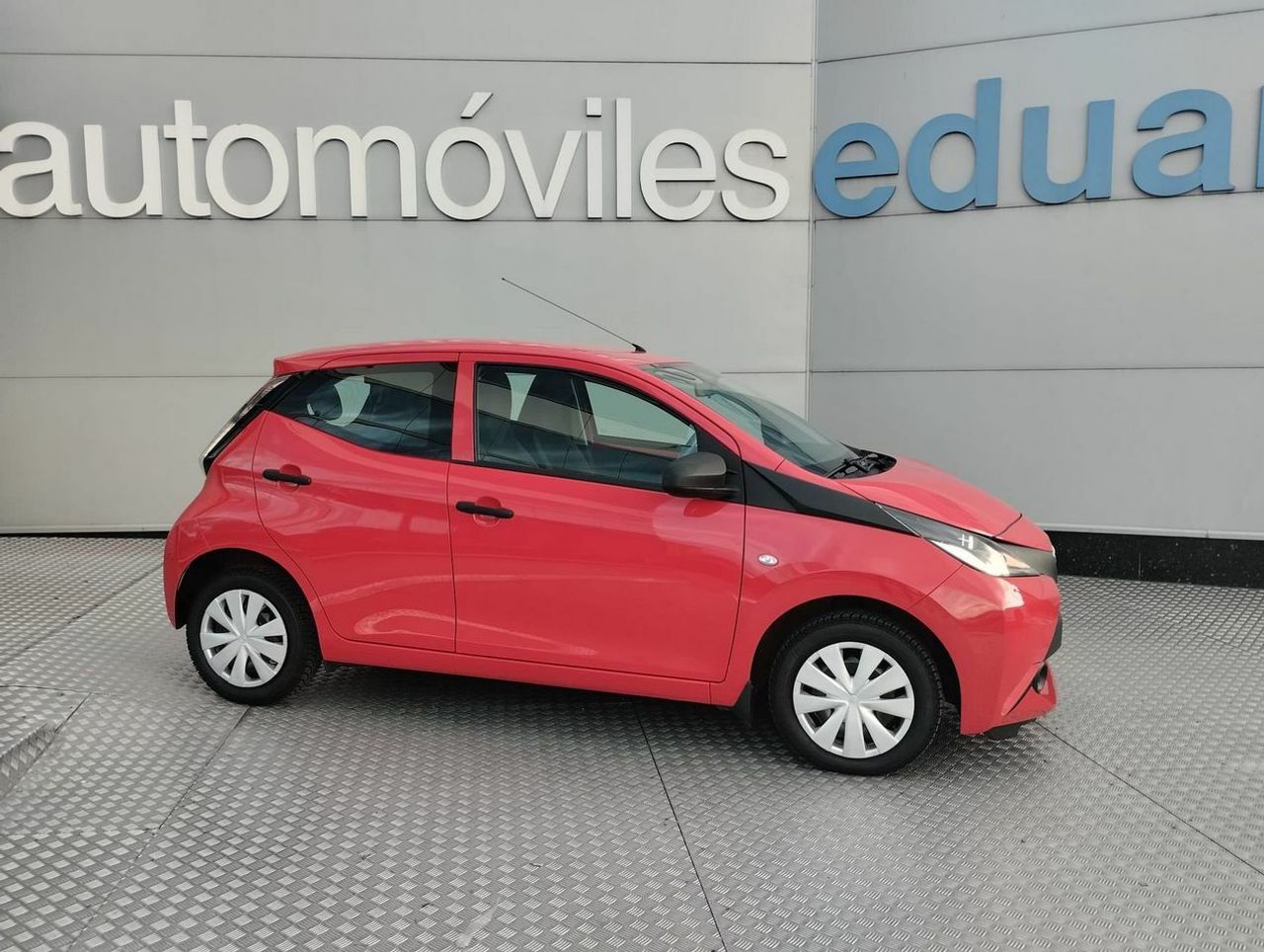 Toyota Aygo 1.0 70 xplay - Foto 1