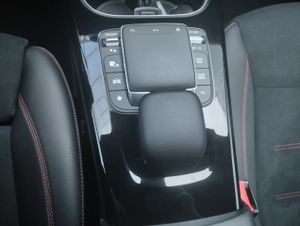 Mercedes CLA CLA 180 AMG Line - Foto 13