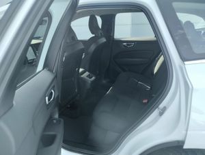 Volvo XC60 2.0 B4 D Momentum Pro Auto - Foto 14