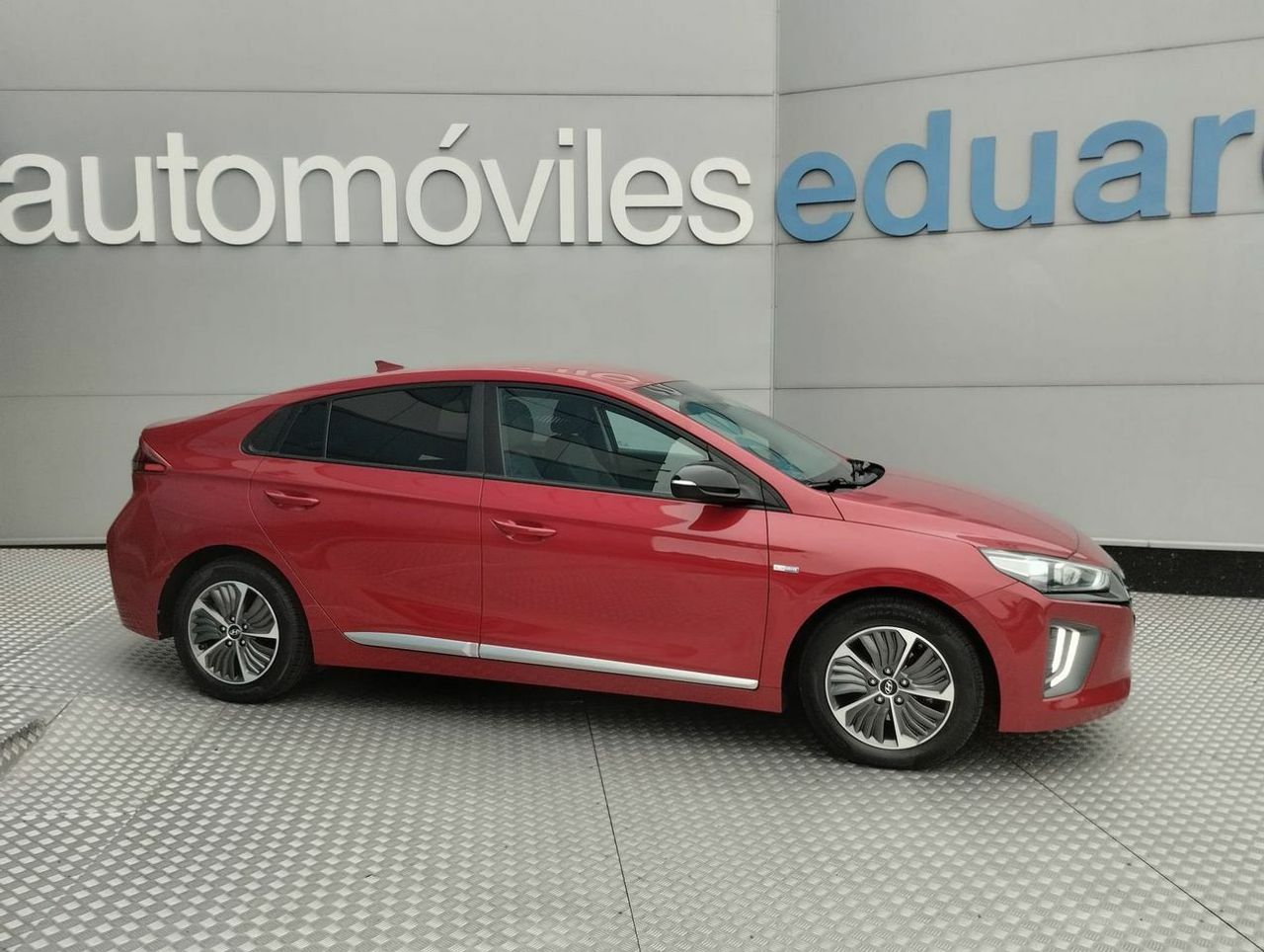 Hyundai IONIQ 1.6 GDI PHEV Klass DCT - Foto 1